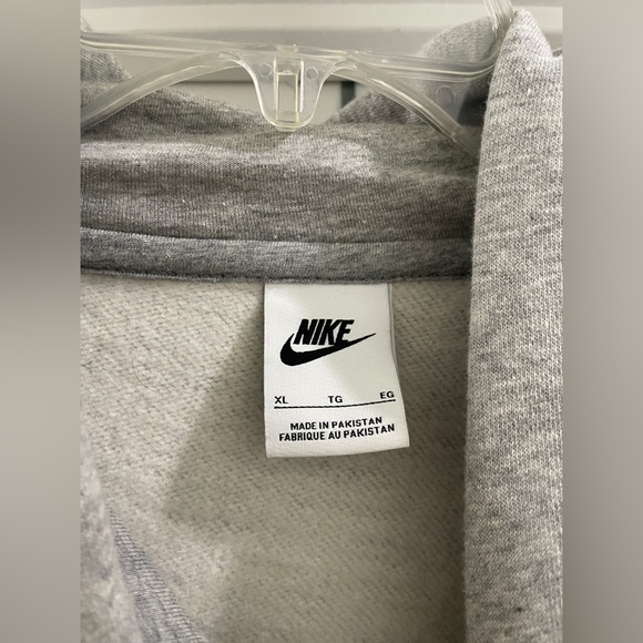 Nike Gray Men's Sweater with Small Stain - Picture 3 of 4